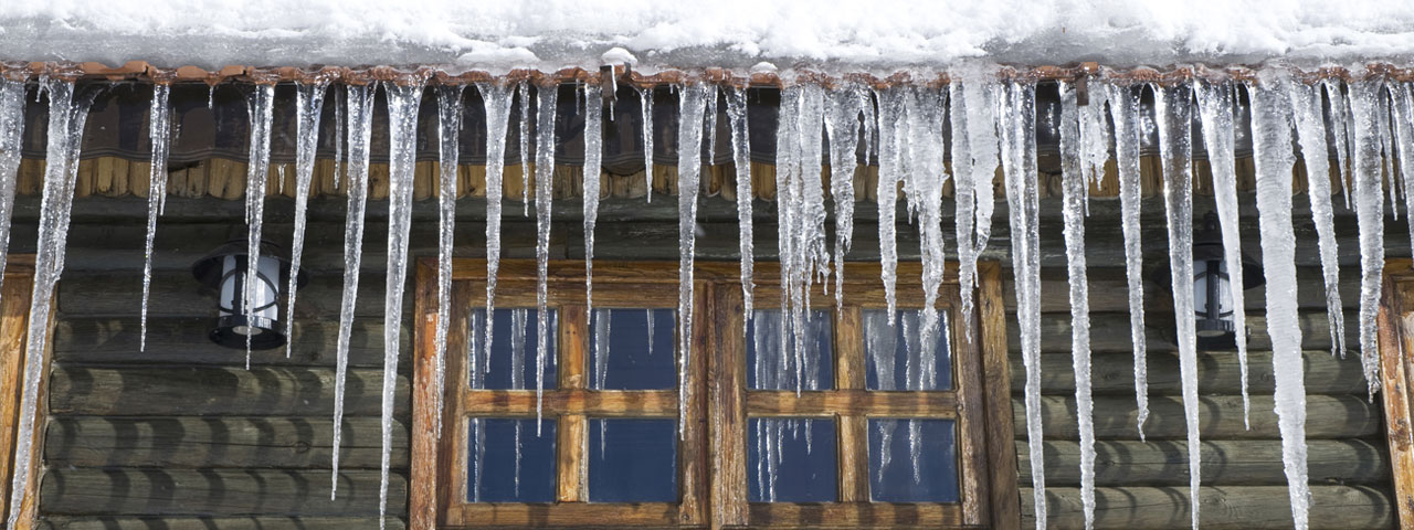 Spray foam prevents ice dams by providing proper insulation in New Orleans attic spaces Spray foam prevents ice dams by providing proper insulation in New Orleans attic spaces